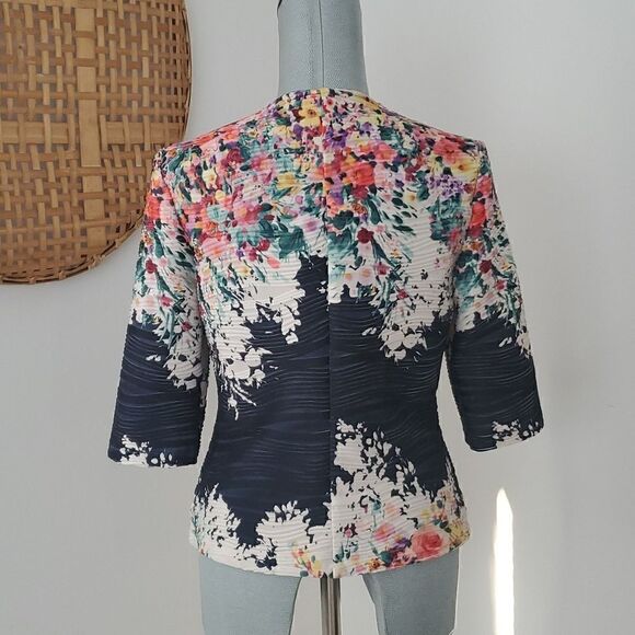 Joseph Ribkoff | Floral and Texured Light Jacket - Picture 6 of 8